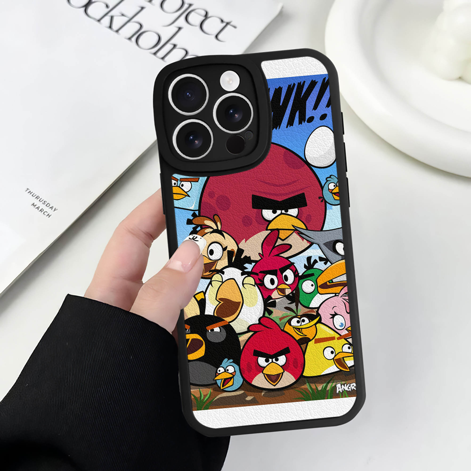 （画像用） Angry Birds アングリーバード 【iPhone 16シリーズ対応】シリコンスマホケース（レザー調） 材質：シリコン